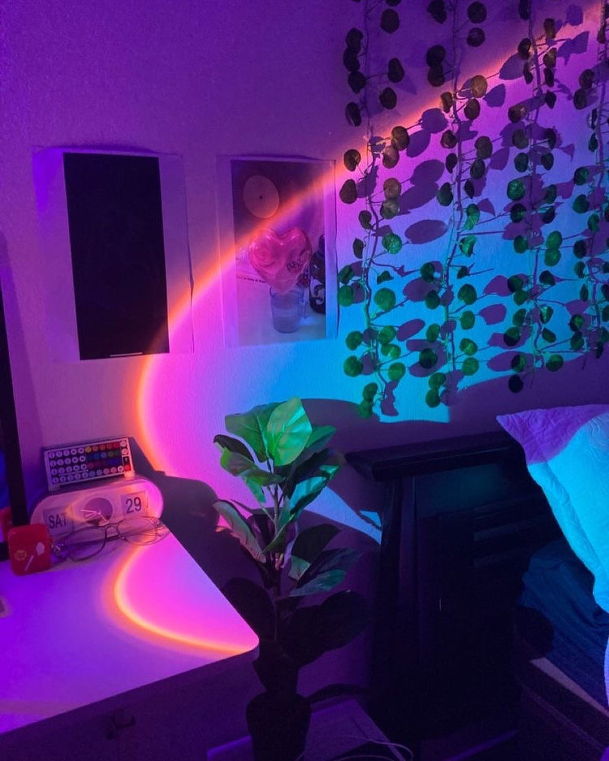 ✨16 Colors Sunset Lamp Projector- LED Rainbow Night Light for Photography,Party,Home Decor, Xmas Gift